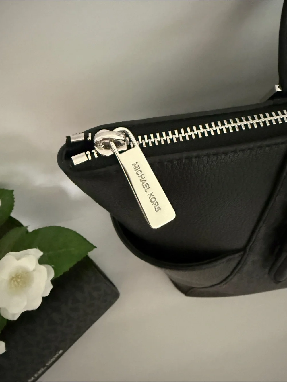 Michael Kors LG Charlotte Tote Bag + Matching Wallet